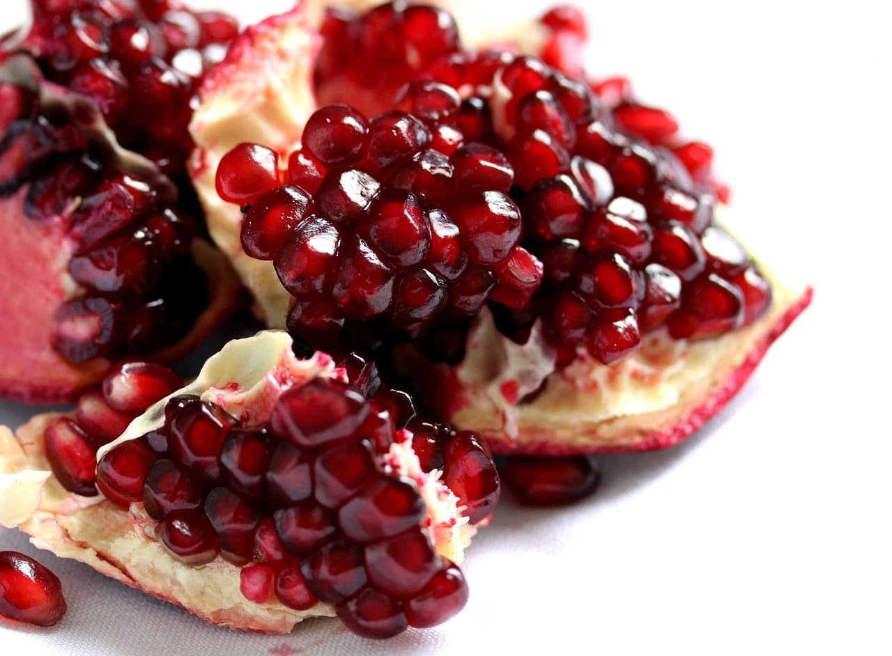 14 impressive health benefits of pomegranate fitfond